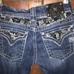 Miss Me 28x 33 skinny jeans.